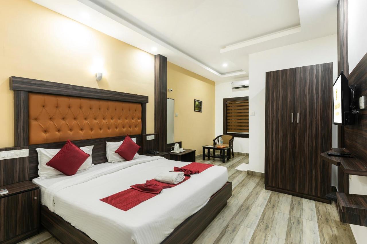 Hotel Kochi Crown Extérieur photo