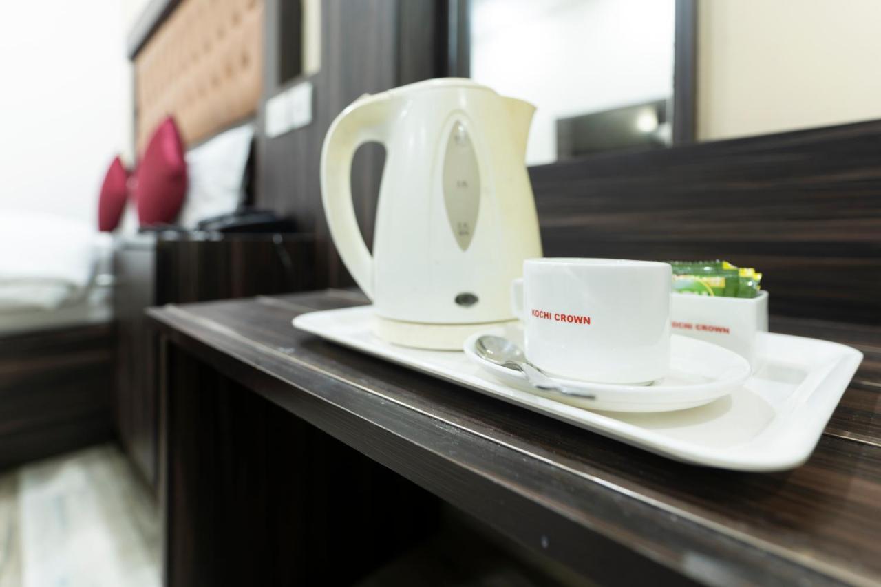 Hotel Kochi Crown Extérieur photo