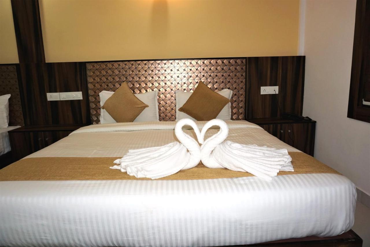 Hotel Kochi Crown Extérieur photo