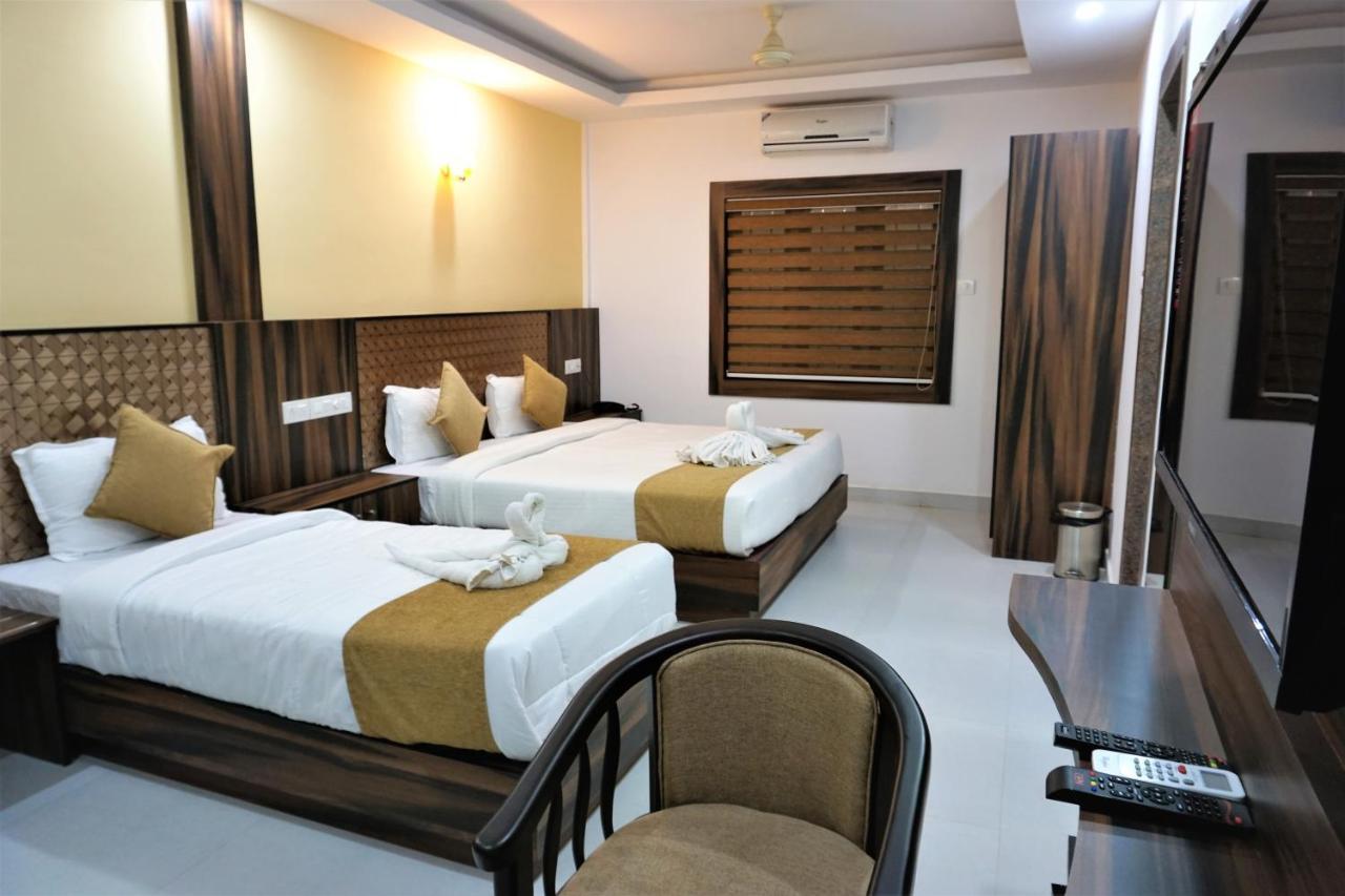 Hotel Kochi Crown Extérieur photo